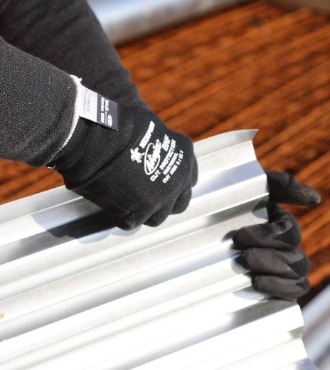 cut resistant gloves for sheet metal work